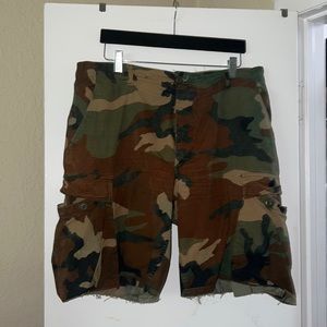 Urban Outfitters Urban Renewal Recycled Low-Rise Camo Cargo Shorts